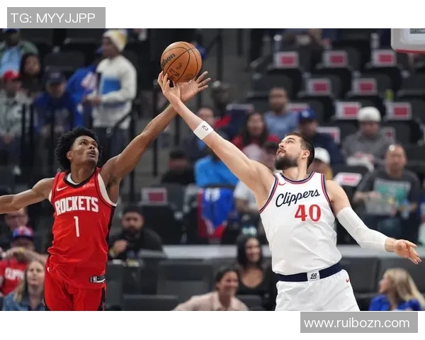 开拓者与鹈鹕激战正酣2月12日精彩对决回顾与分析